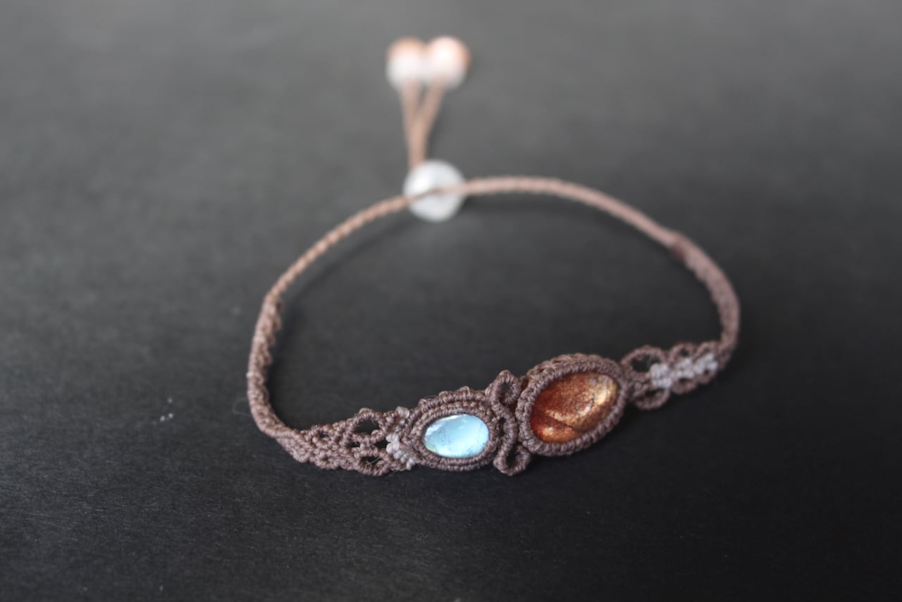 Sunstone & Rainbow moonstone micro macrame pendant