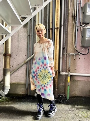 タイダイ染め Tie-dye 長袖ワンピース　優しいブラウンのムラ染めに淡く幻想的な曼荼羅模様 HD21-25