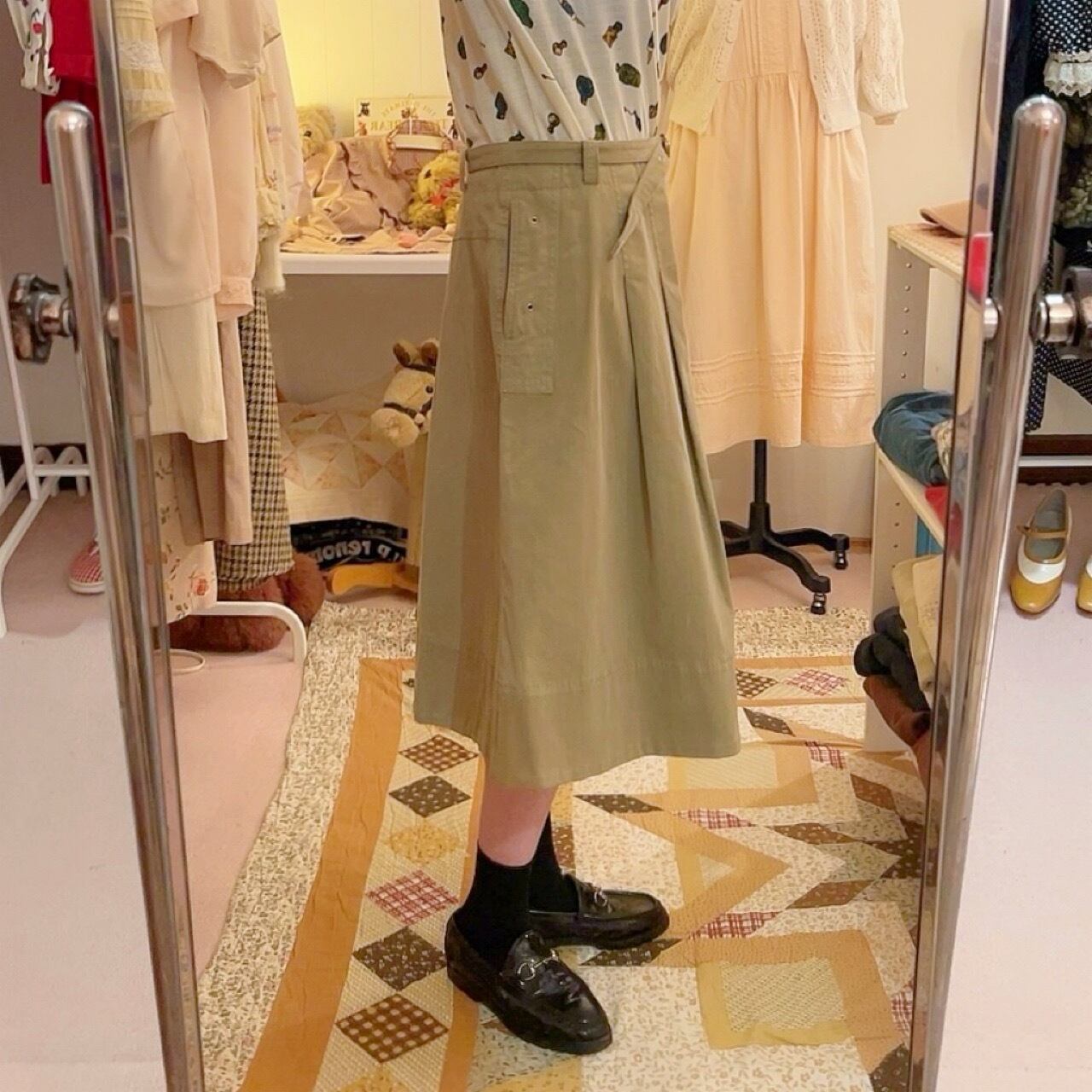Max Mara / khaki tuck flare skirt