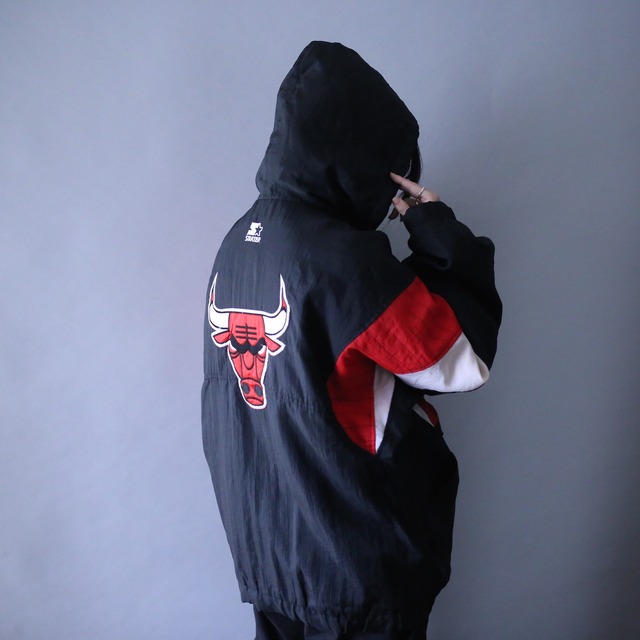 "STARTER×BULLS" over silhouette good coloring anorak parka