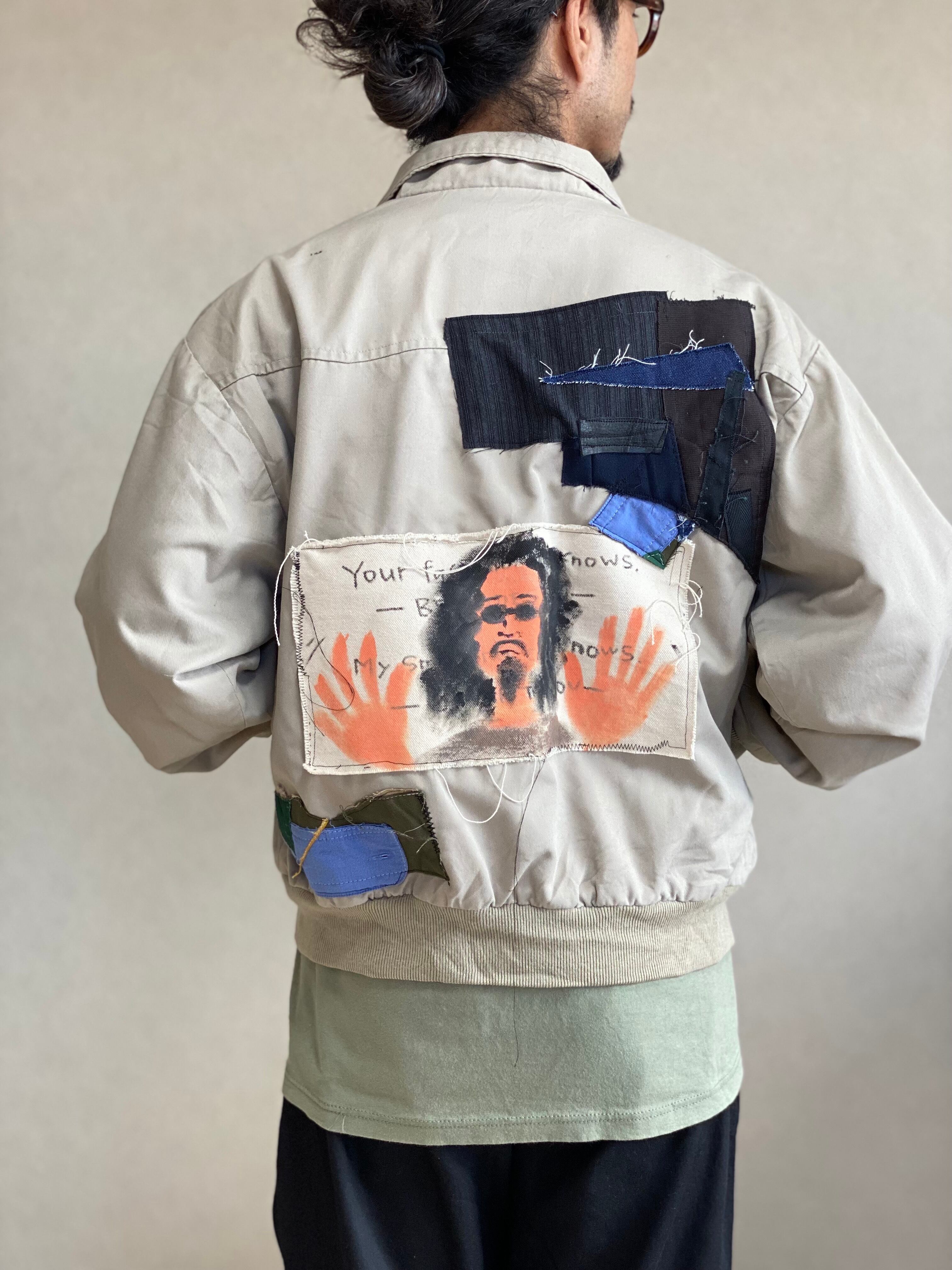 リ90年代ボディ 90s 古着 リメイク 総柄 ヴィンテージ ペイント 手描き イラスト パッチワーク 刺し子 メンズ ユニセックス L カーキ 裏地 チェック柄 ビッグシルエット 大きめサイズ スウィングトップ ハイカラ倉庫