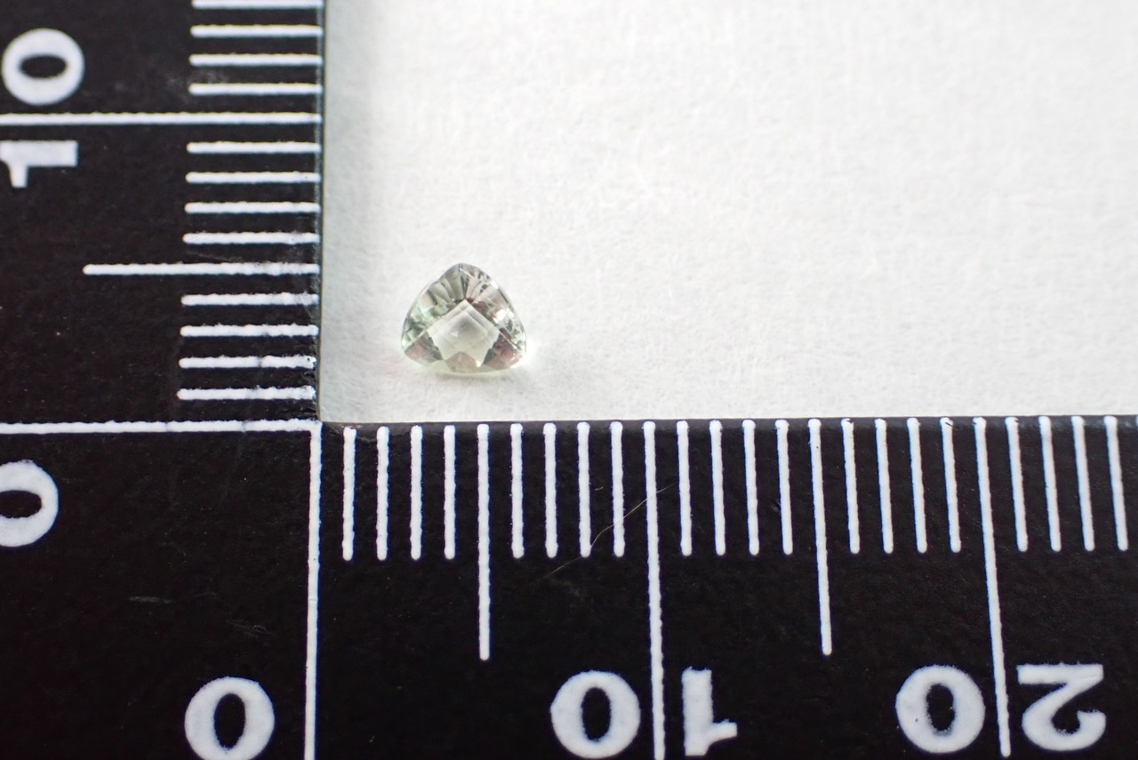 アンブリゴナイト　0.19ct　[C12-502]