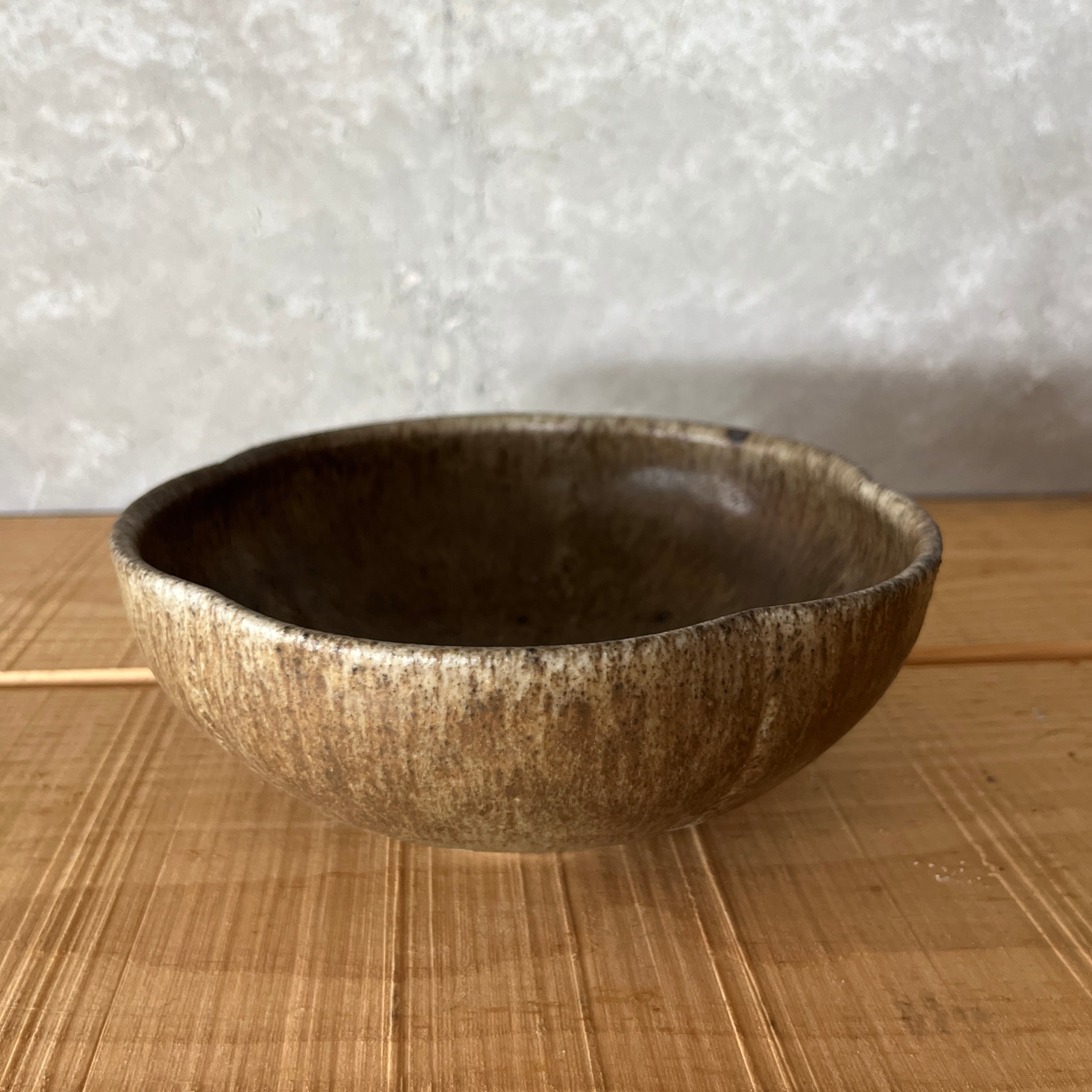 森山陶器 花形鉢 薄灰釉 | タシュロン｜器と生活の道具