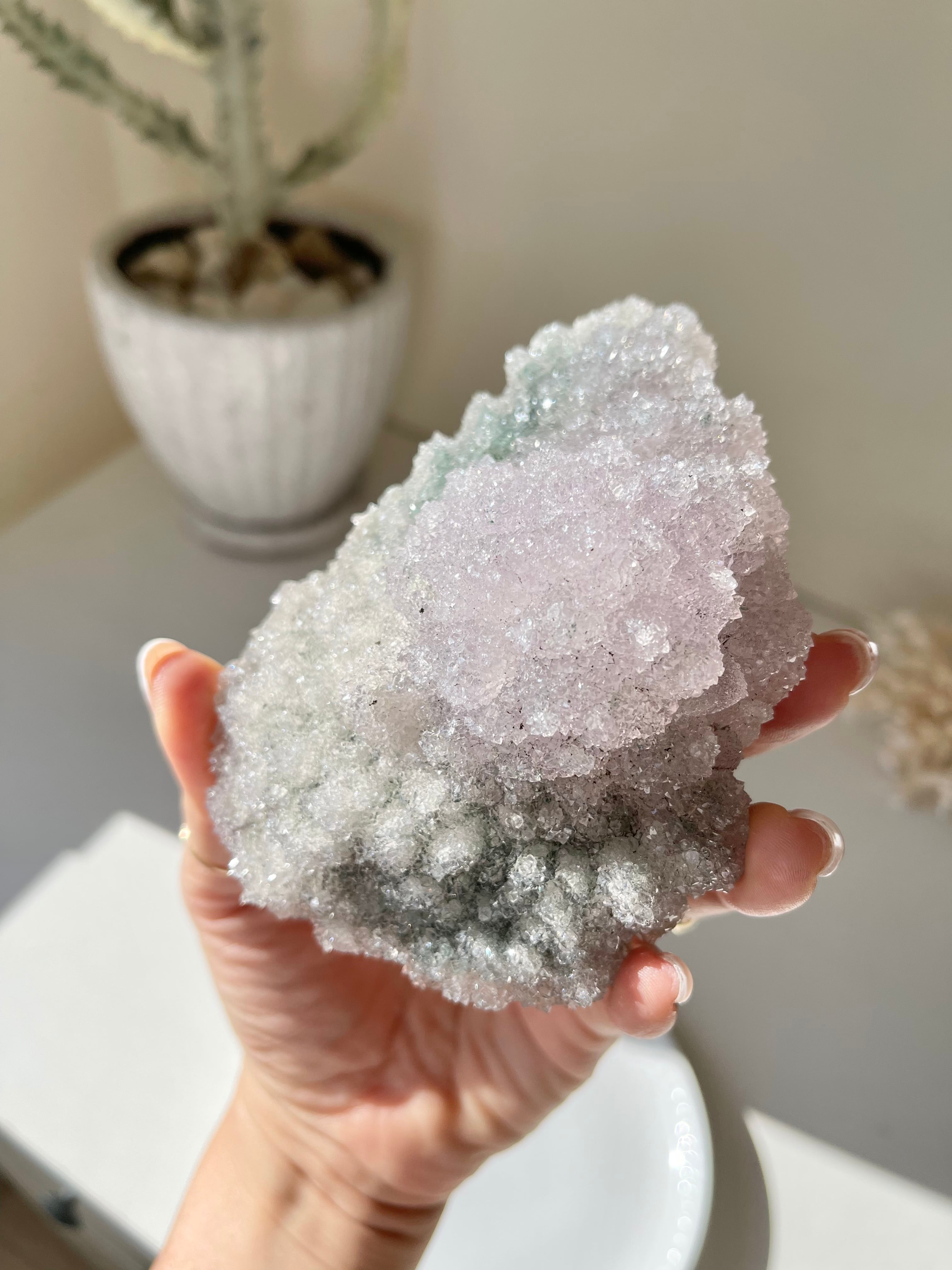 ブラジル産 キラキラ輝きが素晴らしい透明度抜群のスピリットアメシスト/Amazing spirits amethyst cluster