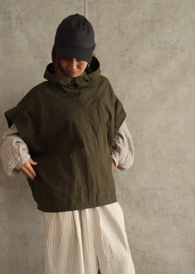 フード付きプルオーバー　アーミグリーン