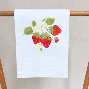 【刺繍のファブリック|いちご】キッチン・テーブルクロス、ランチョンマット、布巾