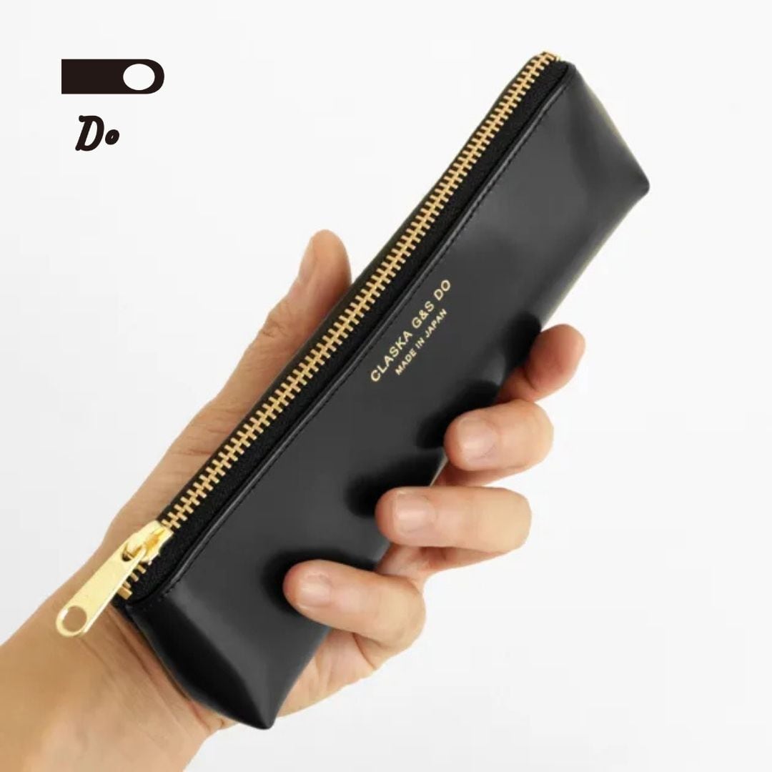 クラスカ ペンケース BANK レディース メンズ 日本製 CLASKA 筆箱 小物入れ メイクポーチ アクセサリーケース マチあり おしゃれ かわいい 可愛い 合成皮革 シンプル シック プレゼント ギフト 18.5×5.5×3 ブラック DO 32110204 Cs007