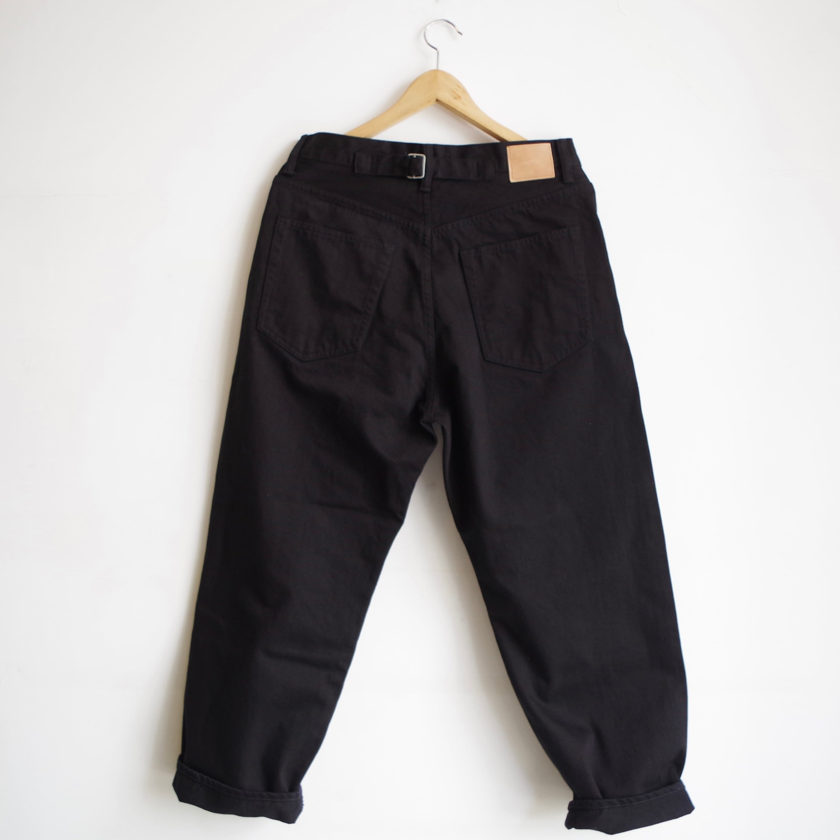 HATSKI Back Buckle Denim Black HTK-22011 | 1F Store HATSKI Back Buckle Denim Black HTK-22011 | 1F Store
