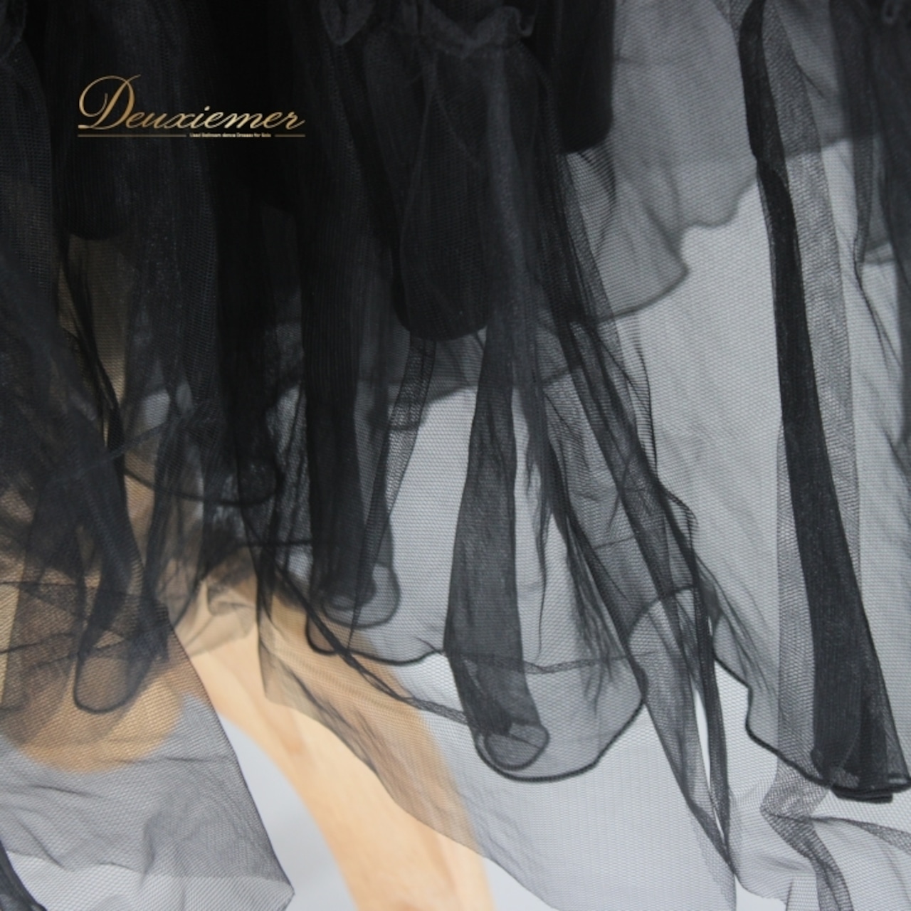 社交ダンス 衣装 スタンダード スカート レッスンウェア チャコット Chacott ブラック系 黒 無地 シンプル フリル チュールスカート 練習着 社交ダンス スカート フィット感 長さ79cm ウエスト29cm 練習用衣装 ダンスウェア レディース ラテンダンス 衣装 チュール スカート 練習着 おしゃれ デザイン コスチューム ポリエステル ポリウレタン ナイロン 生地 軽量 お手入れ簡単