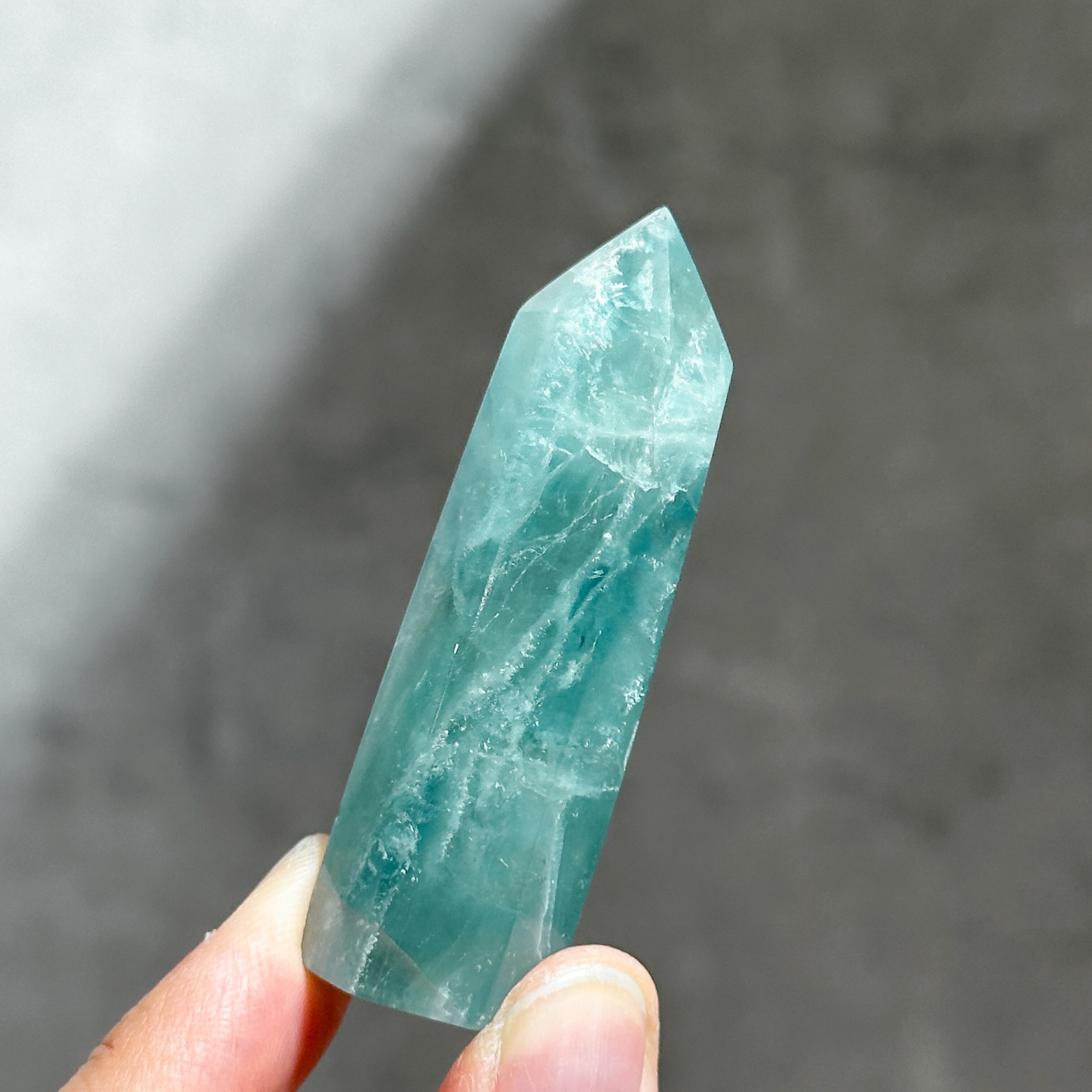 ブルー、グリーンフローライト タワー型41◇ Rainbow Fluorite