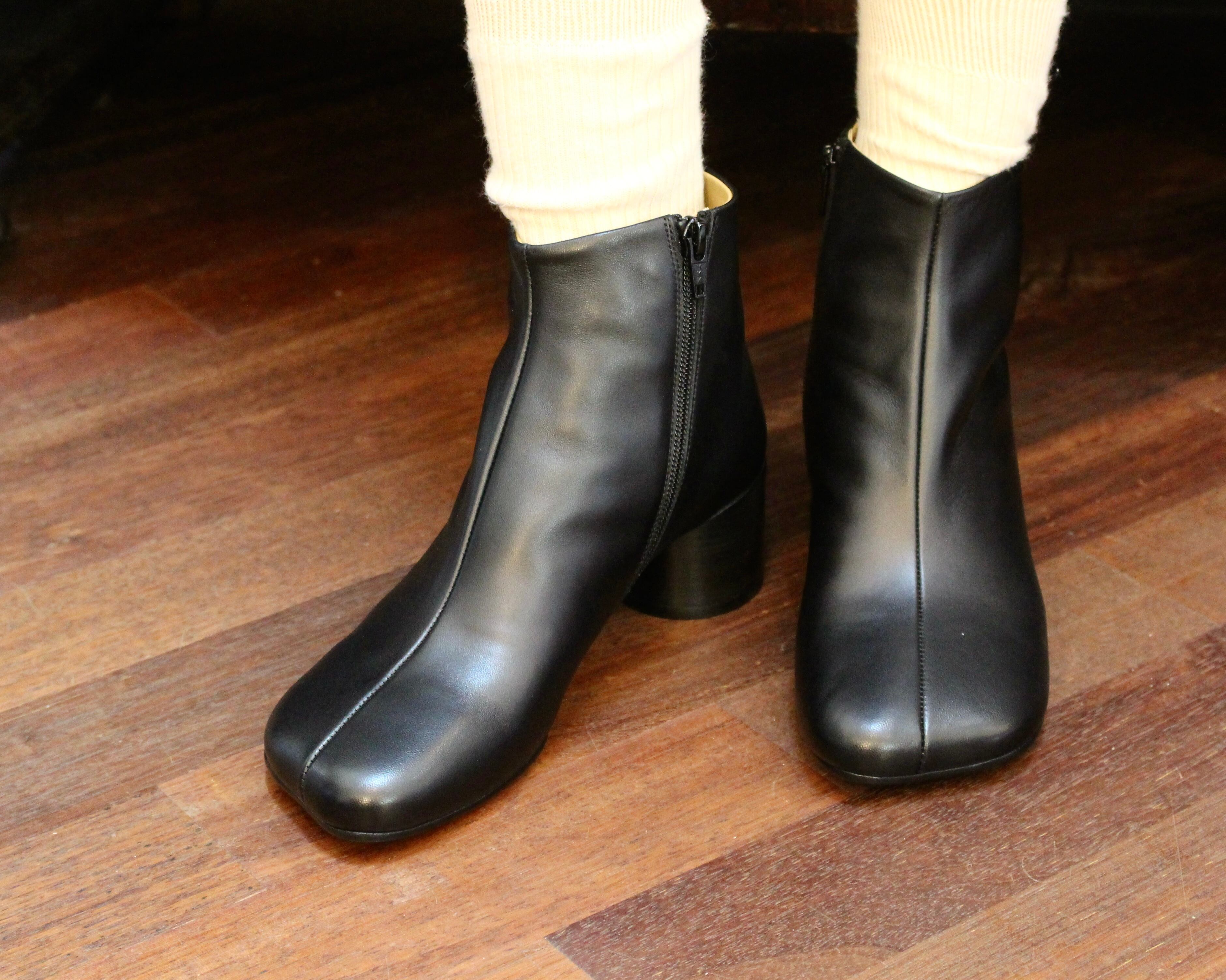 MM6 maison margiela/leather boots | Coffee Restaurant MM6 maison margiela/leather boots | Coffee Restaurant