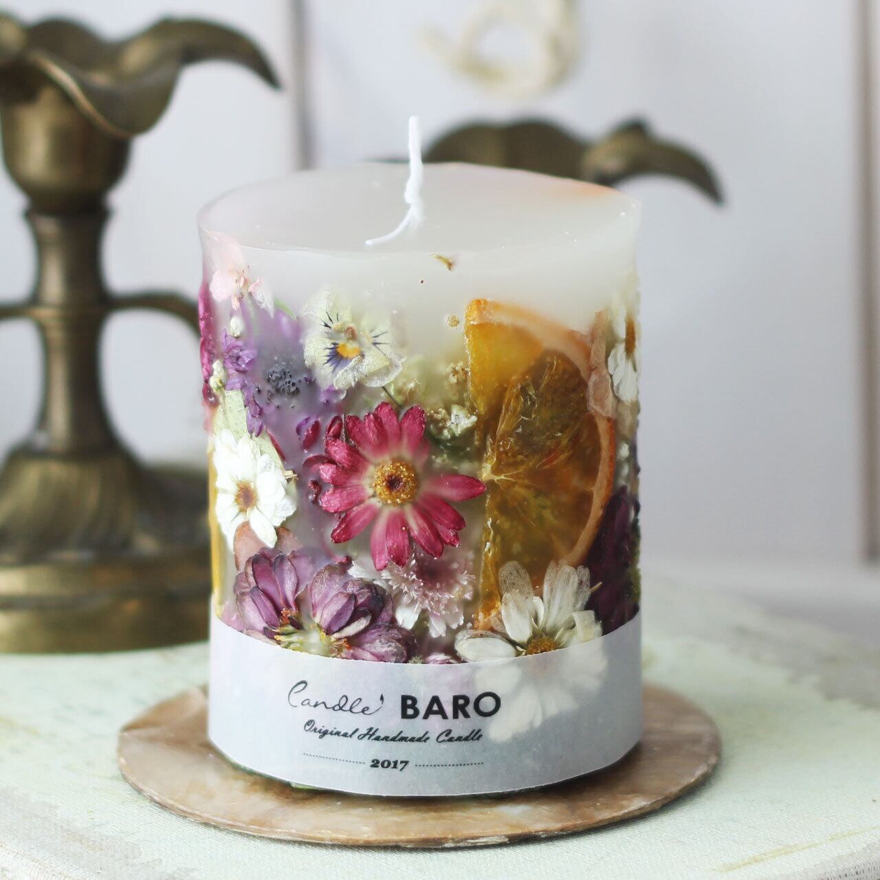 B562【選べるラッピング対応】ガーデンボタニカルキャンドル　浮き彫りタイプ　誕生日プレゼント　新築祝い　結婚祝い | Candle BARO  powered by BASE