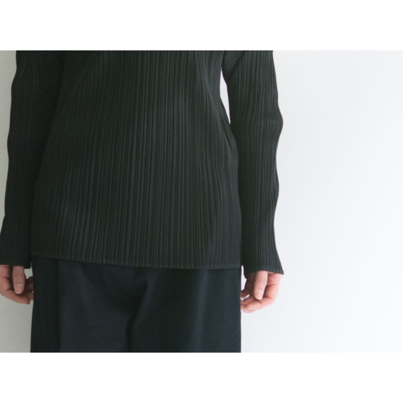 PLEATS PLEASE ISSEY MIYAKE 】Made in Japan high neck pullover