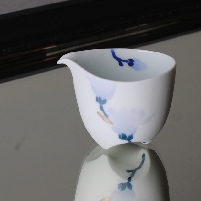 【加藤真雪】 木蓮 三脚注器　染付　