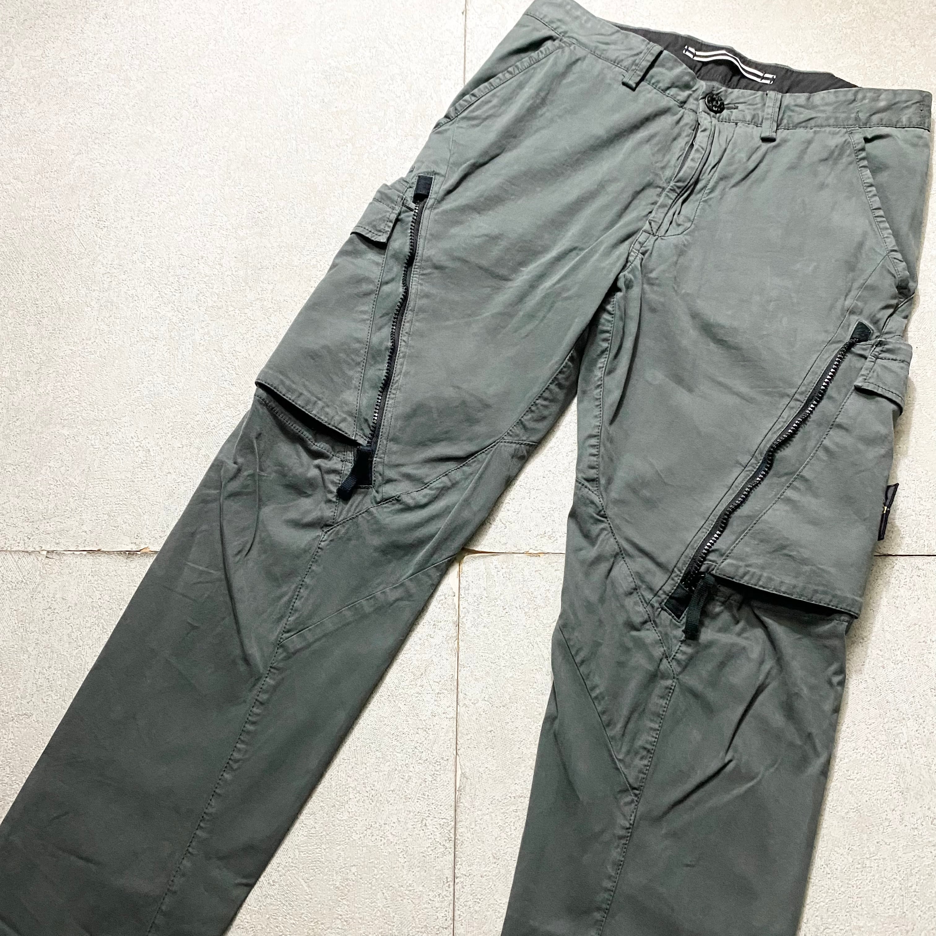 STONE ISLAND gimmick cargo pants | NOIR ONLINE