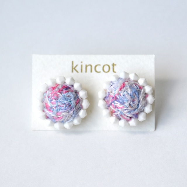 kincot　色糸 小さなまるピアス（ビーズ×パープルミックス）