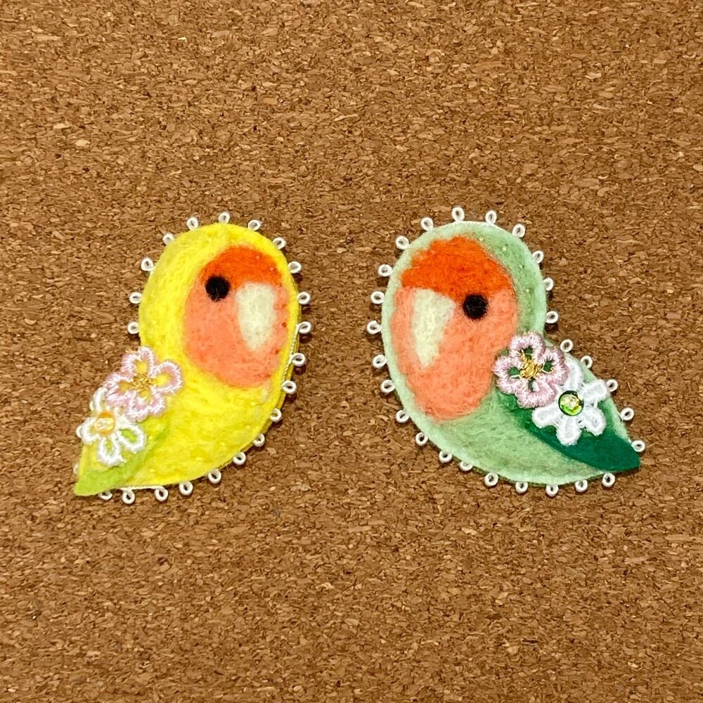 桜待ちインコブローチ-コザクラインコ | ChocoLa♪