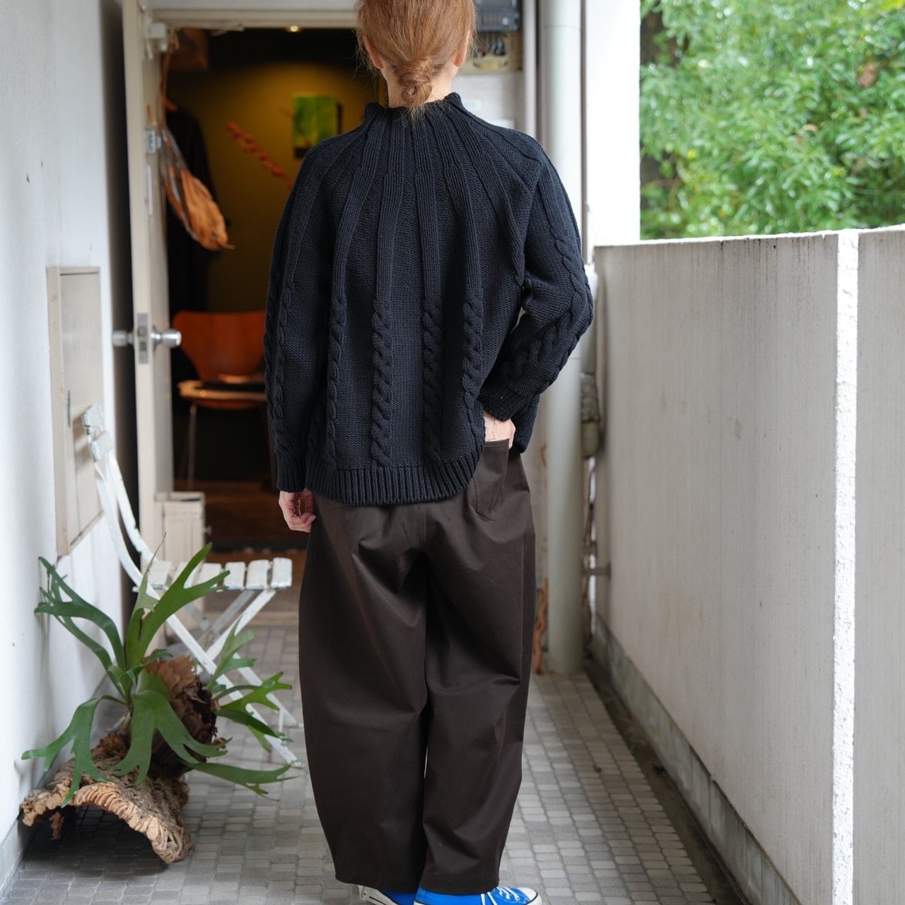 美品 ★ コルデラ CORDERA カットディテール ニットトップス 黒 CORDERA(コルデラ) COTTON CABLE SWEATER BLACK 230301 | Debby