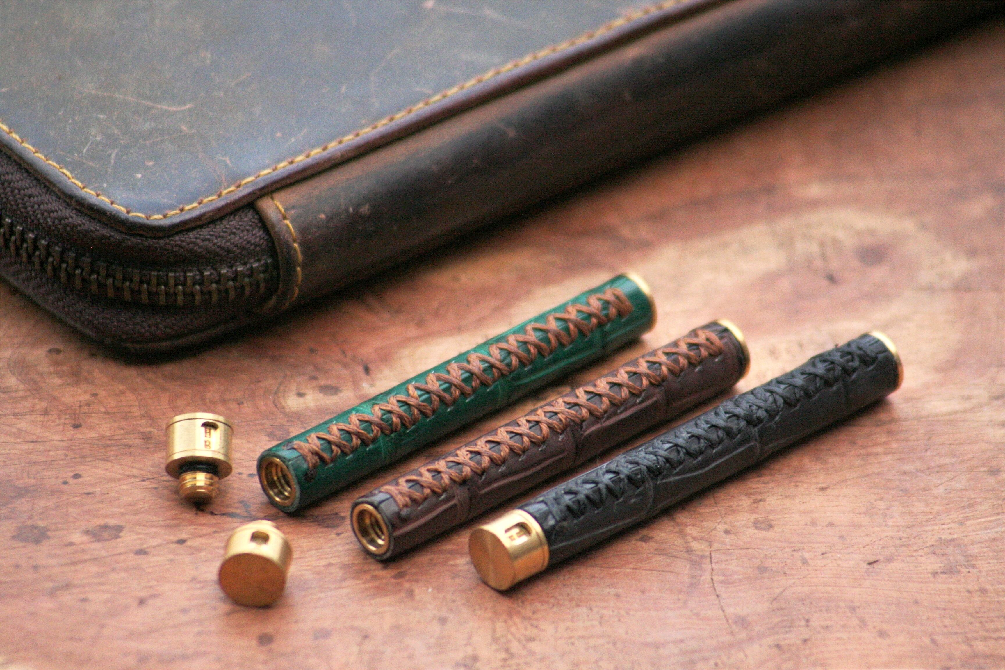 大特価！　シックザール　クロコダイル　ダークブラウン　おまけ付き ☆不定期販売☆ 業界初！ 硬度表示窓付き革軸芯ケース【クロコダイル