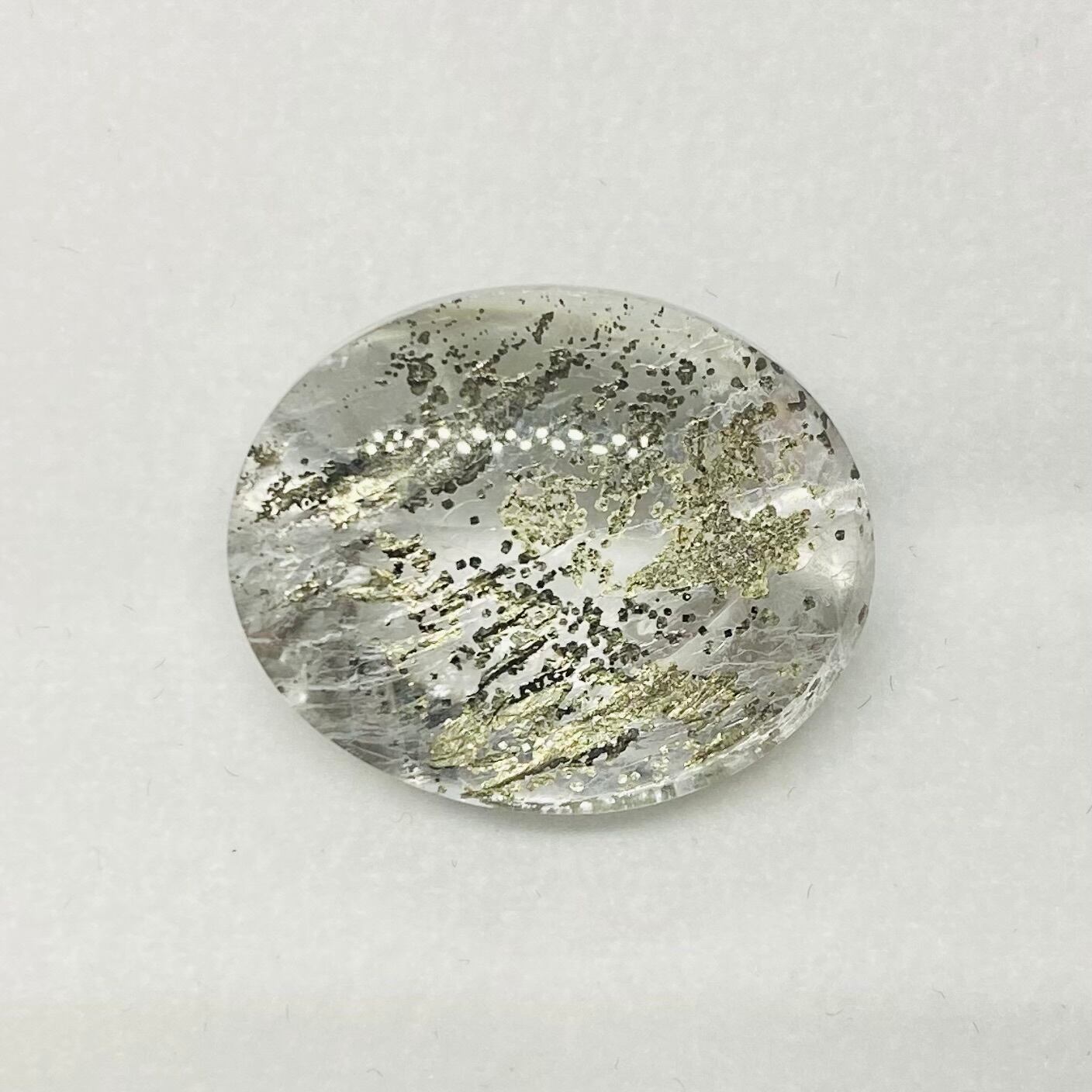 水面に桜　パイライトインクオーツ