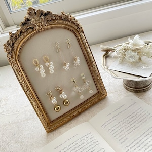 【1個】期間限定予約販売♪アンティーク調ピアススタンド ゴールド