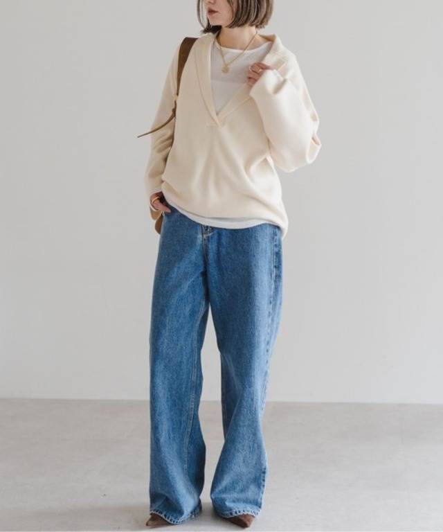 深Vネックニットプルオーバー