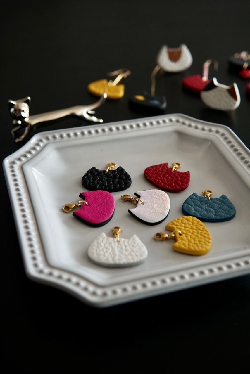 ネコチャーム（BLUE）