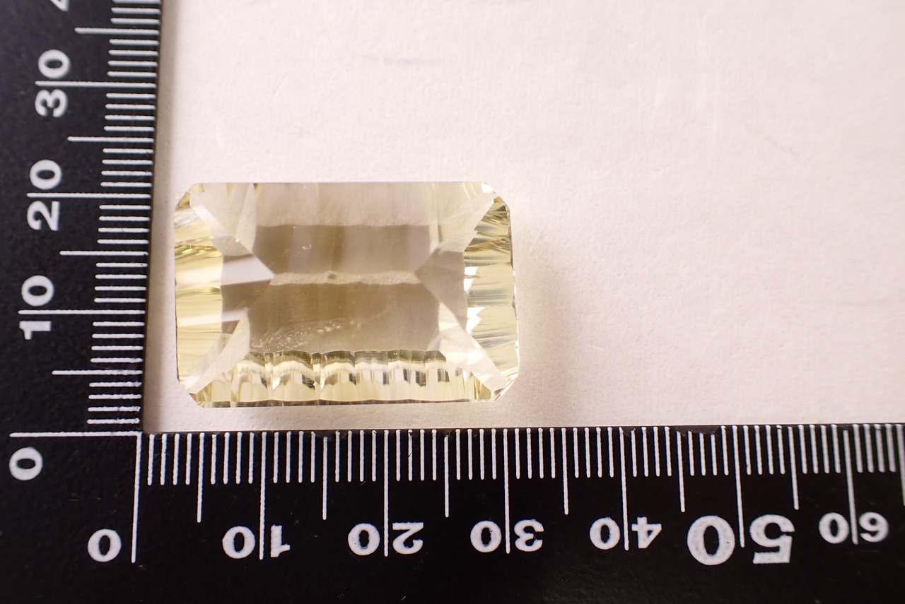 シトリン(コンケーブカット)　39.7ct　[C10‐311]
