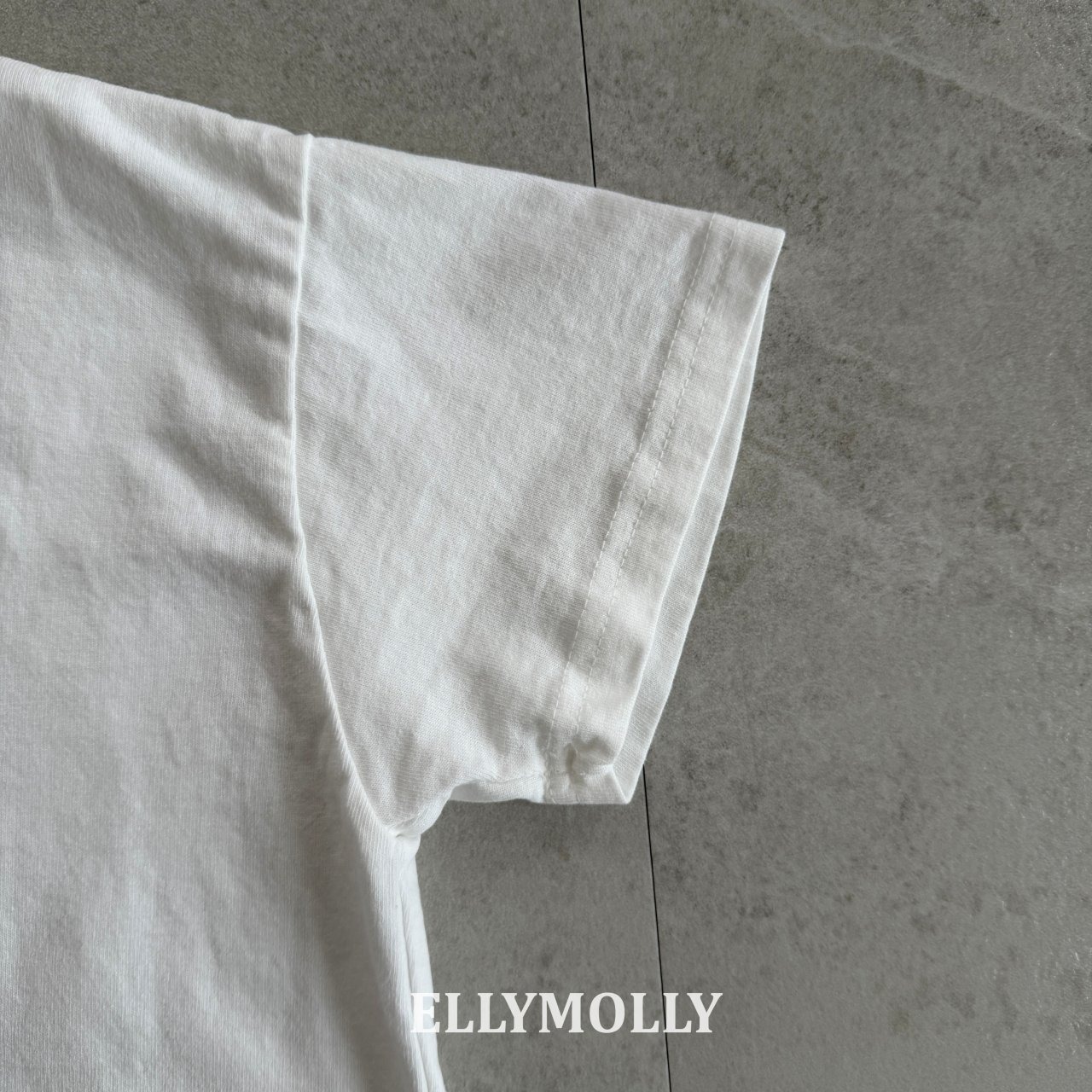 [ELLYMOLLY] Blush Pony Tee +fee5 / [엘리몰리] 블러쉬포니티