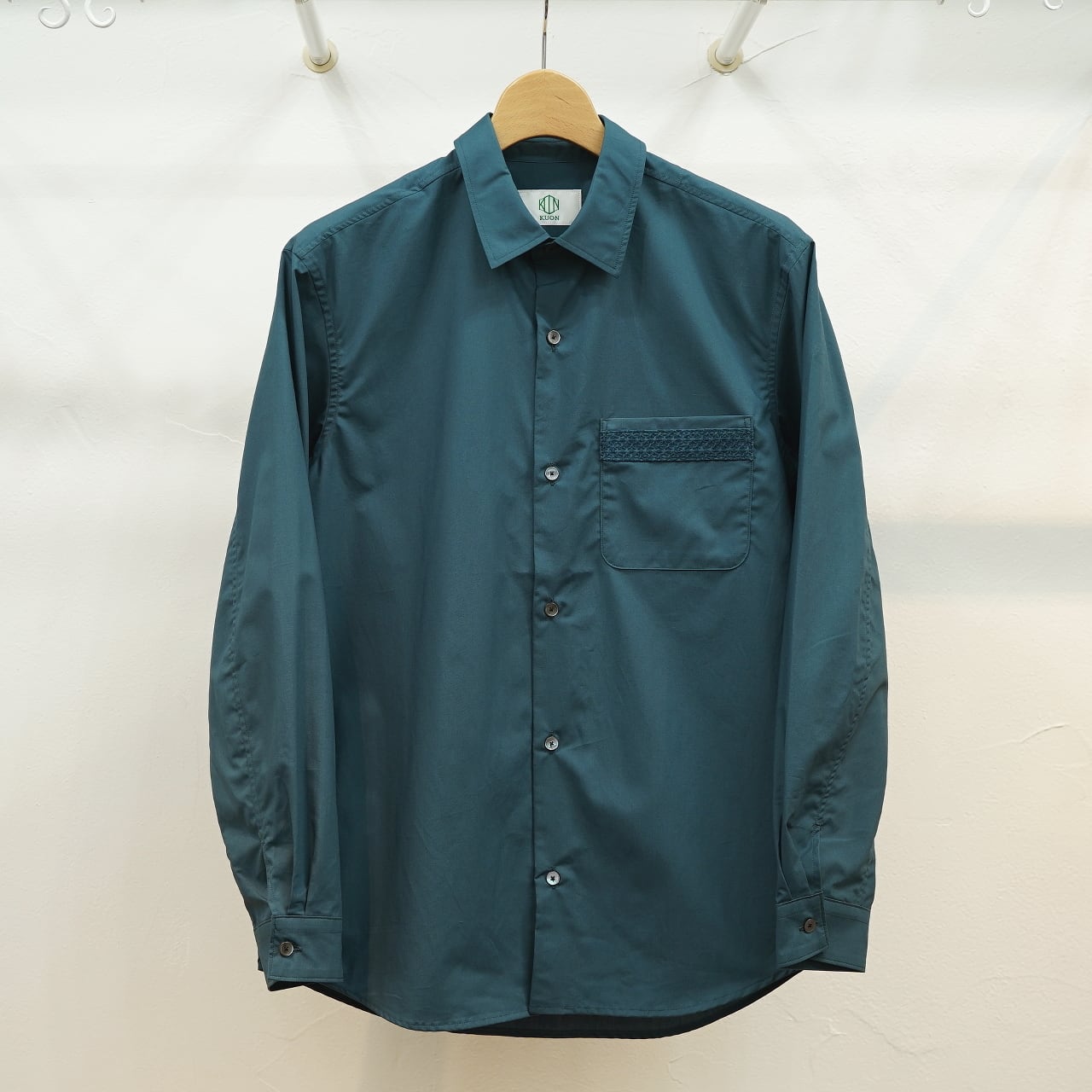 KUON(クオン)グリーン 手刺し子ポケット タイプライターシャツ スモーキーブルー