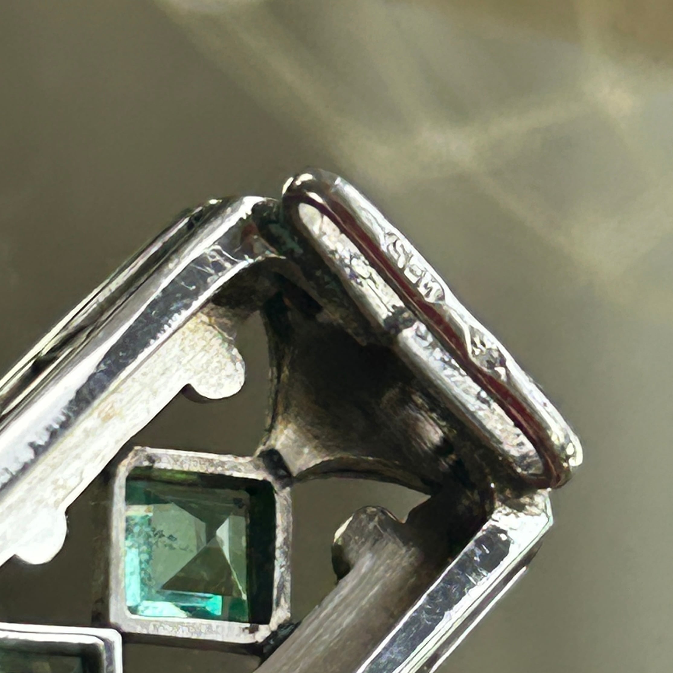 アンティーク　SPNに天然エメラルド.ダイヤの帯留め