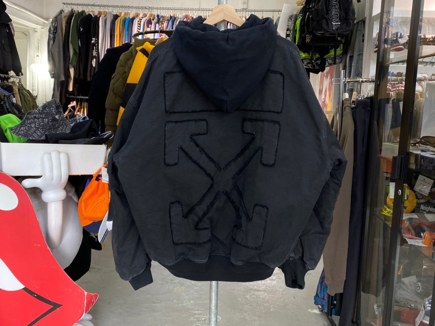 OFF-WHITE BACK ARROW VINTAGE BOMBER JACKET BLACK MEDIUM