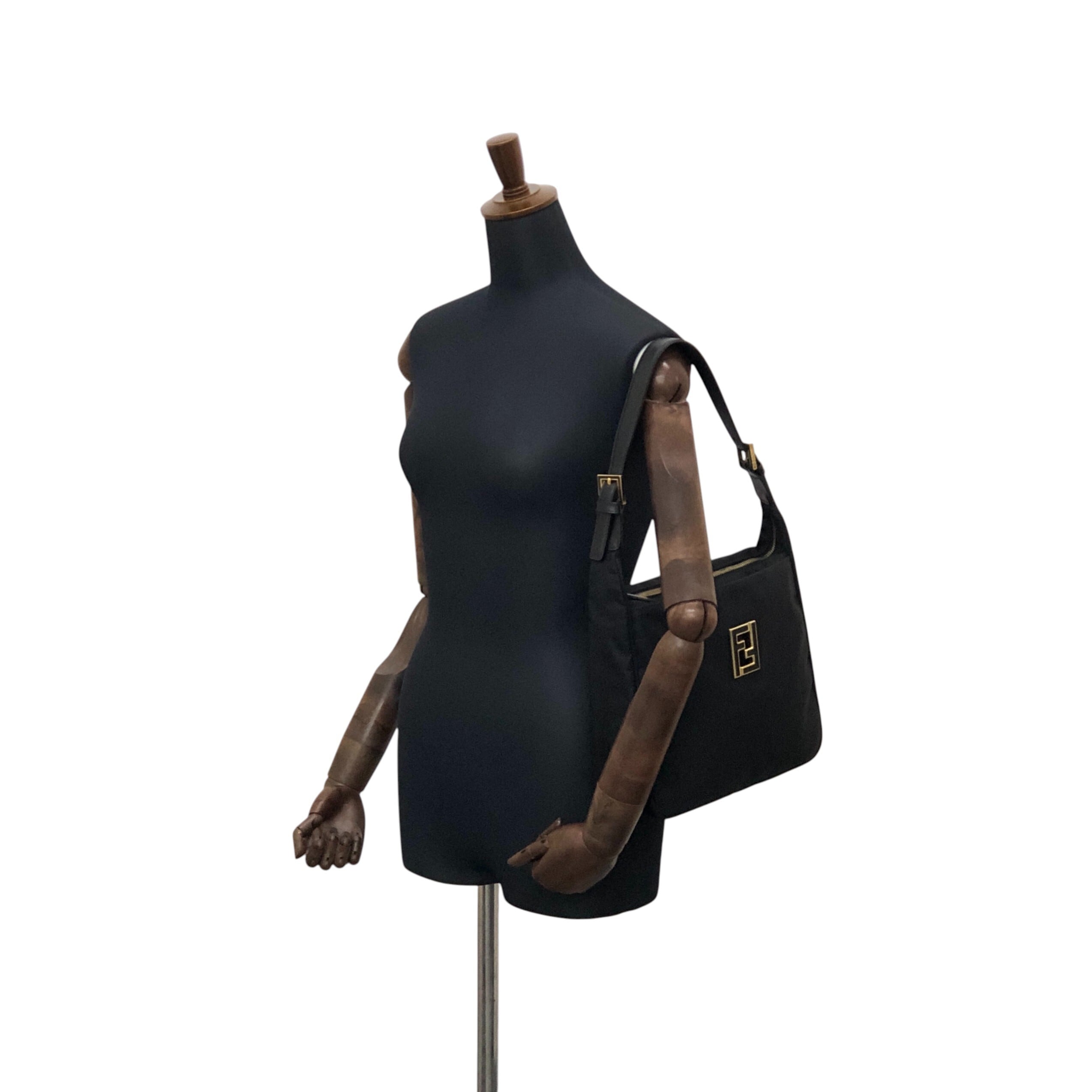 FENDI フェンディ ショルダーバッグ FFロゴ エピ 2WAY ヴィンテージ FENDI フェンディ ショルダーバッグ ブラック FF ナイロン vintage