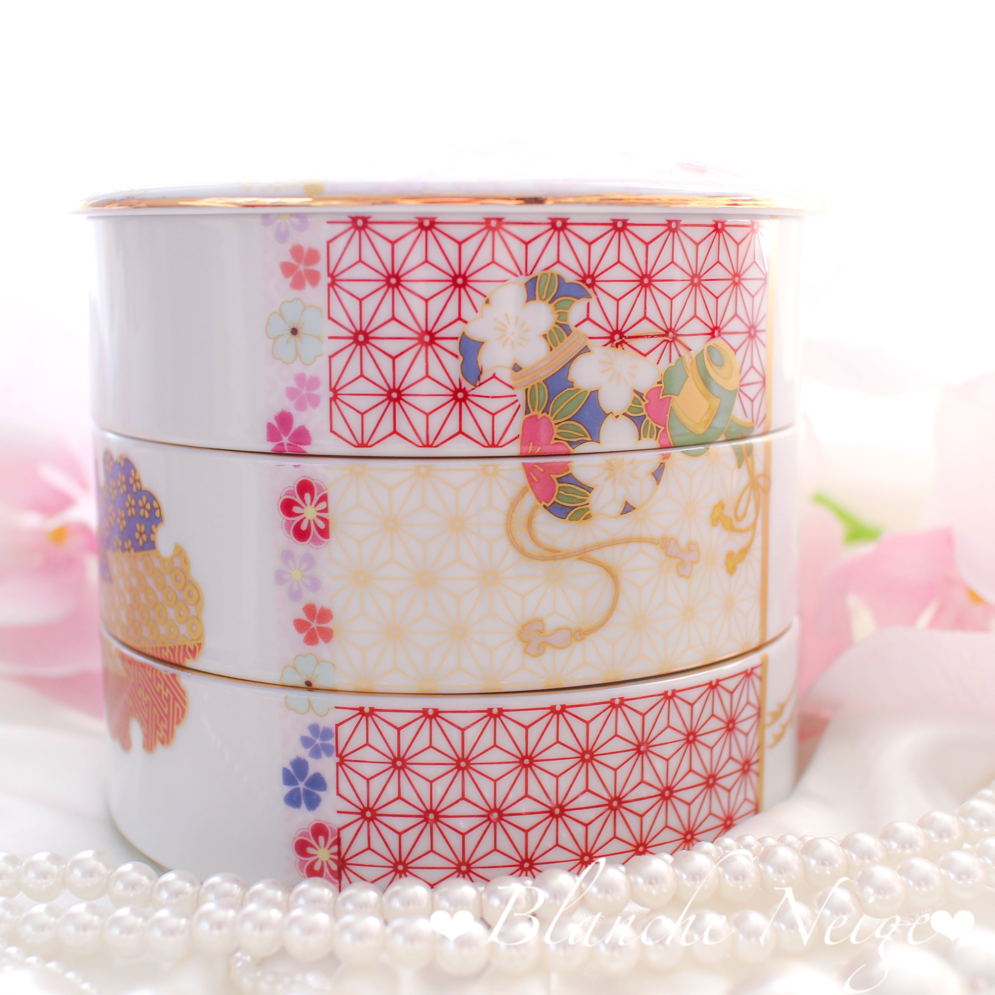 超希少価値‼️鶴と花のデザイン 陶磁器皿 25cm 超希少価値‼️鶴と花のデザイン 陶磁器皿 25cm