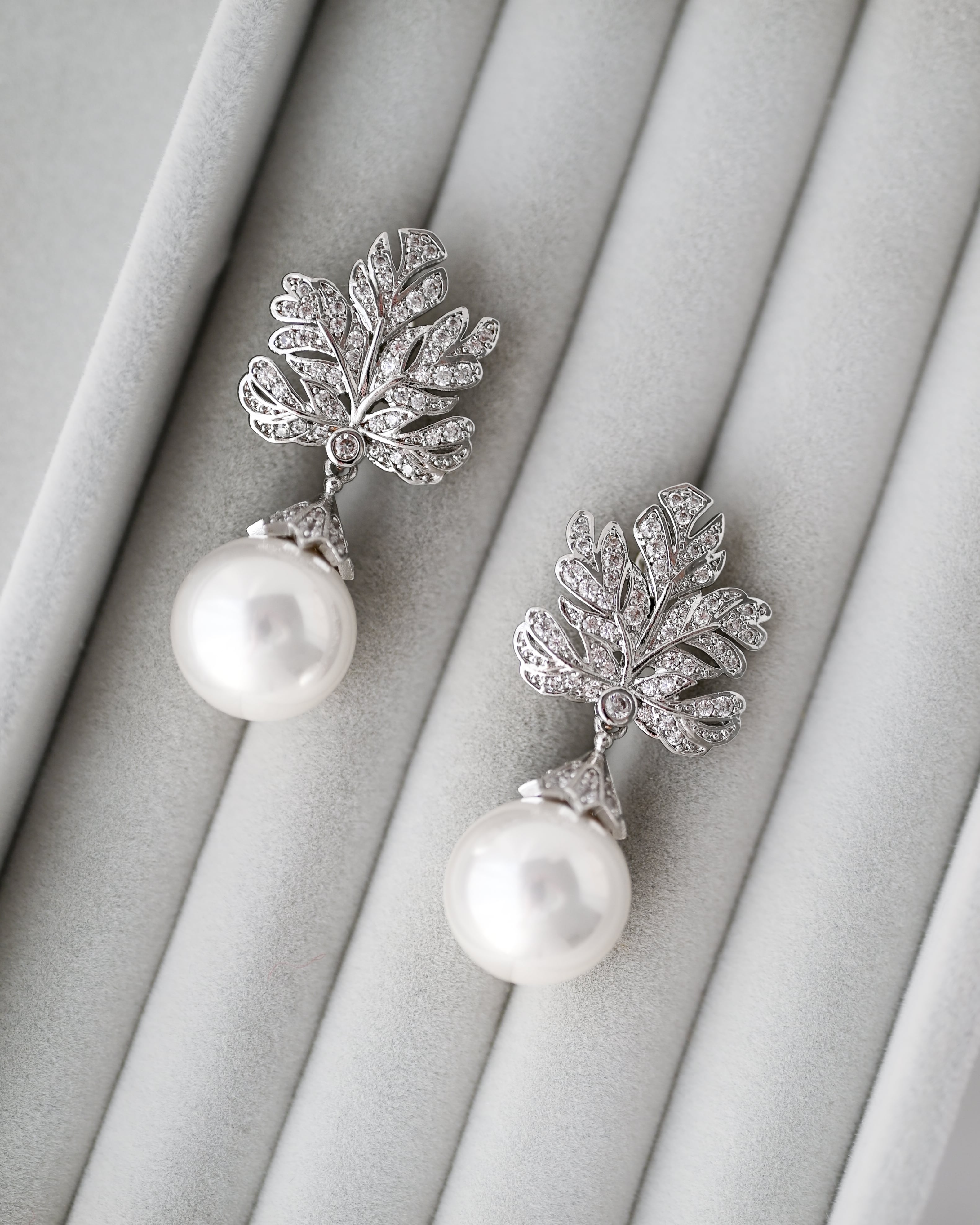 リーフパールブライダルピアス【AE2204-07】 | ブライダルアクセサリー