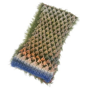 ナイロンウールミックス 手編み風グラデーションマフラー【244-0423】