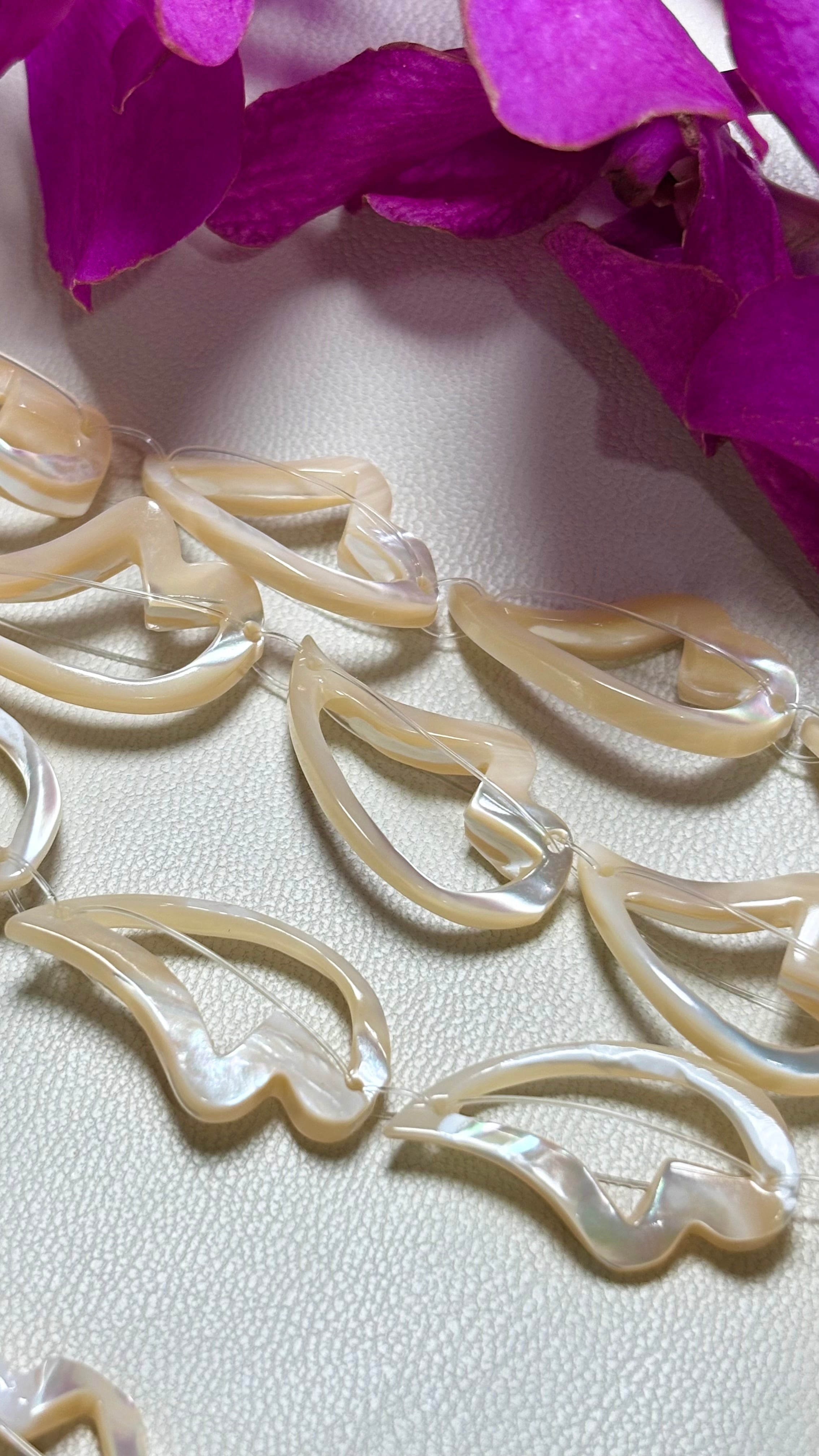 MOP Heart carving / ナチュラルベージュ
