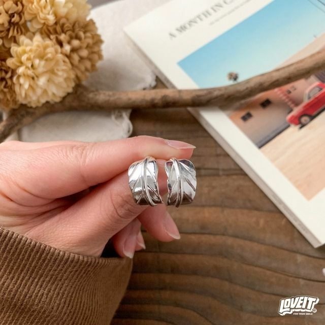 SV925 フェザーフープピアスM(2個)【EXCLUSIVE】