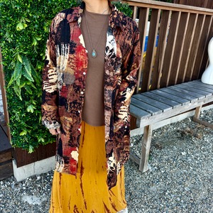 グラフィック柄シャツ