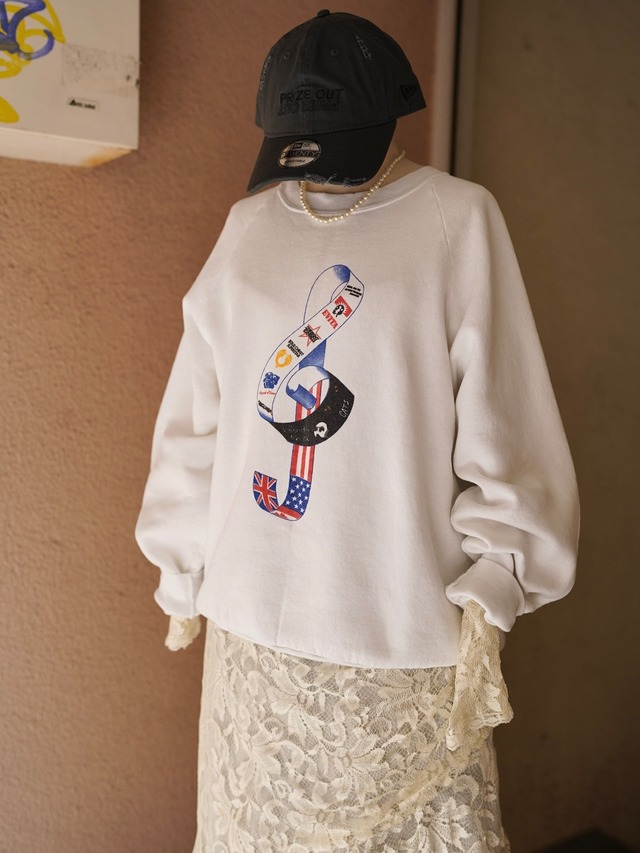 Vintage "Music Note Graphic Sweatshirt"