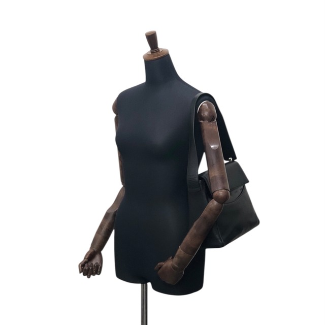 LOEWE ロエベ ショルダーバッグ ブラック ロゴ型押し レザー vintage ヴィンテージ オールド ni55eb