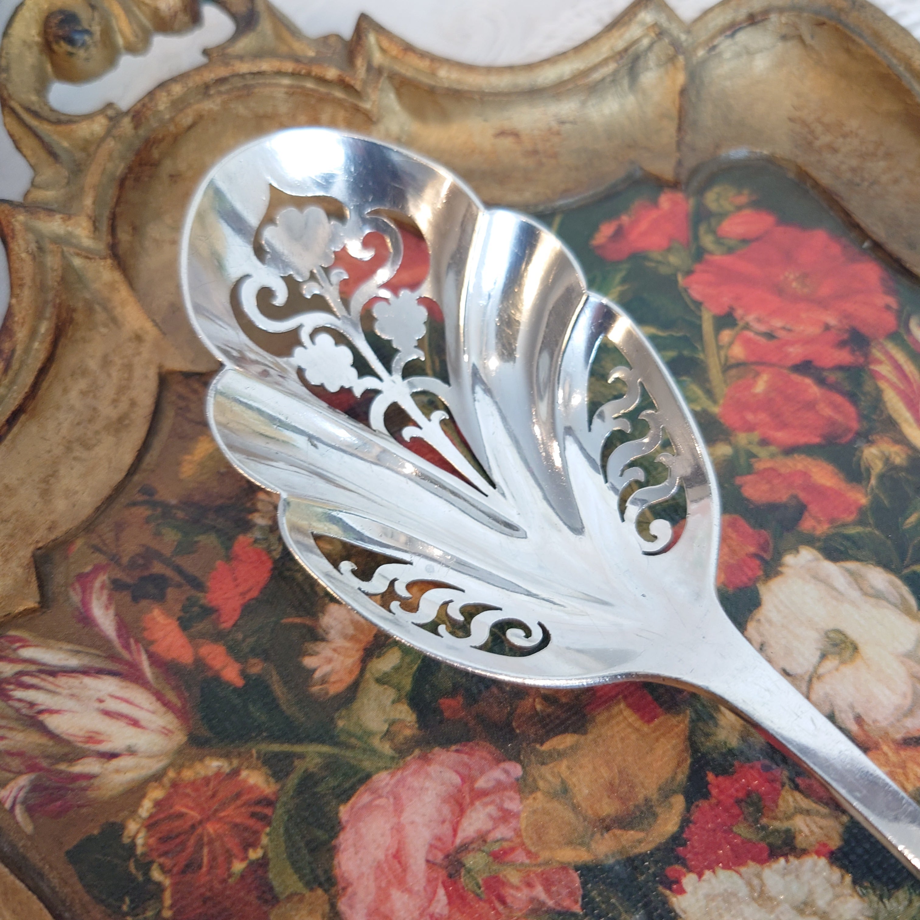 イギリス ピアッシング サービングスプーン 純銀製 58.8g