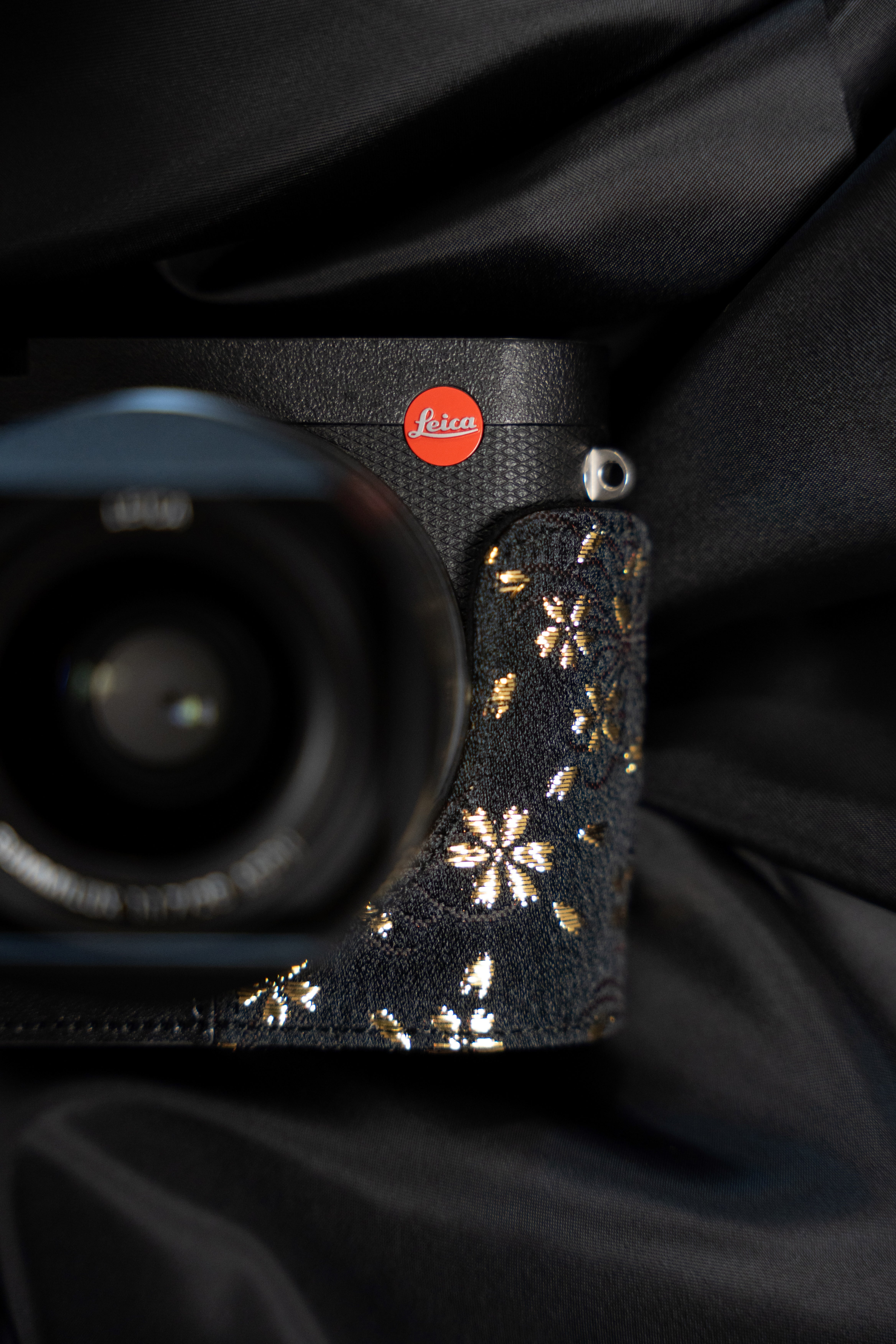 Leica Q2・Q3】ルガトーレザー × 京都西陣織 ボディースーツ｜Black