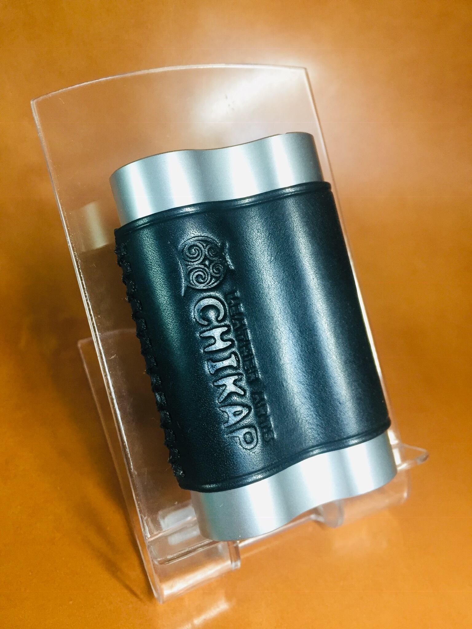 Dicodes Dani 21700 レザースリーブセット vape mod