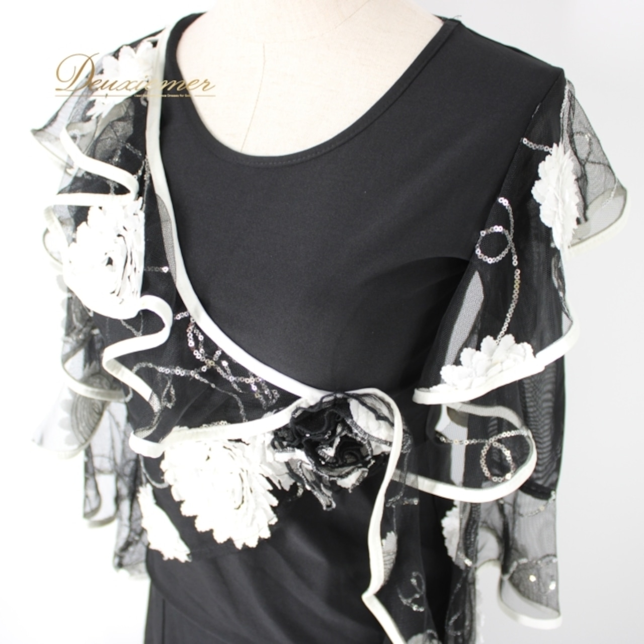 社交ダンス 衣装 スタンダード 上下セット ツーピース レッスンウェア パーティ衣装 ICHIOKU イチオク 黒 白 ブラック系 ホワイト系 花柄 アウトドア ダンスウェア フェス ワンピース ダンスパーティー フィット感 おしゃれ 伸縮性 レディース 綺麗 薄手 高品質 ブラック ホワイト グレー 明るい色 デザイン 花 モダン 服装 柄物 上品