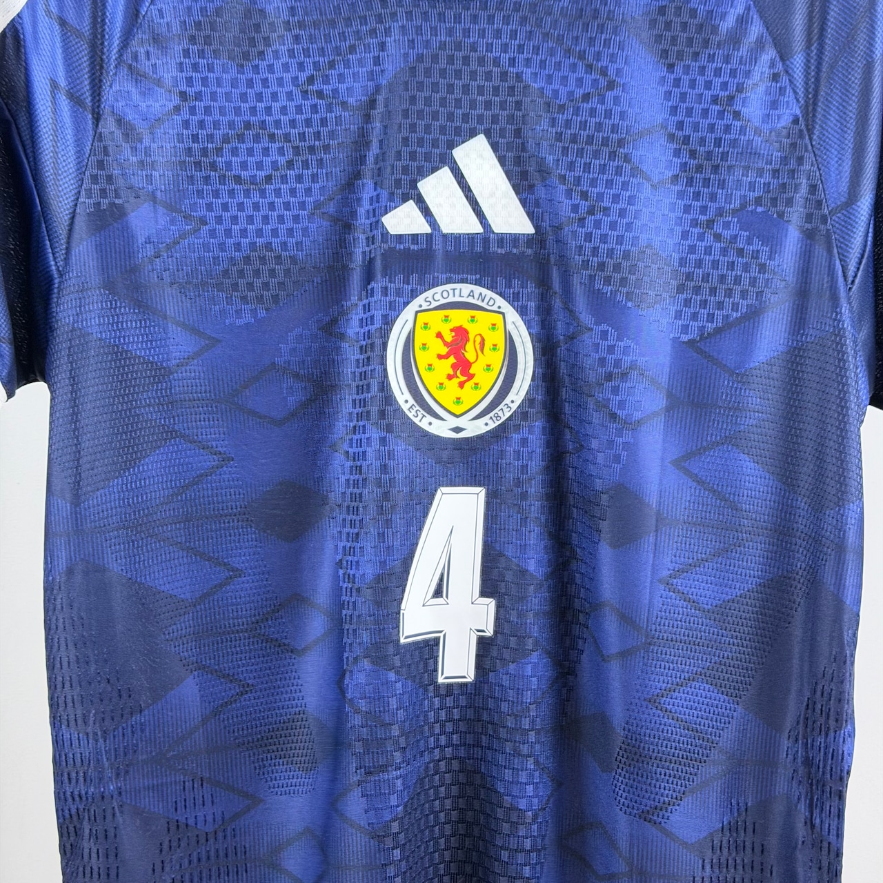 【即納】スコットランド代表 2026 ホーム サッカーユニフォーム McTOMINAY #4