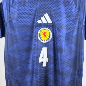 【即納】スコットランド代表 2026 ホーム サッカーユニフォーム McTOMINAY #4
