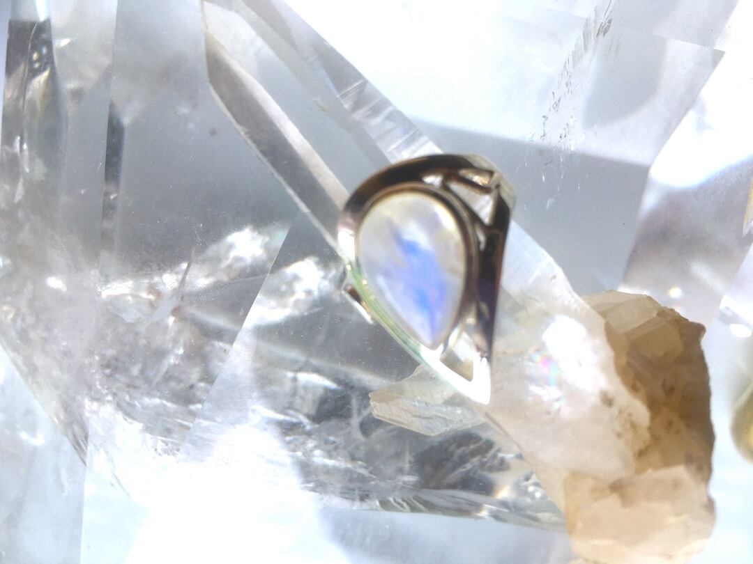 【SV925】✦6月の誕生石✦⋆.·レインボームーンストーンリング⋆.·Luna 月雫 .·✦