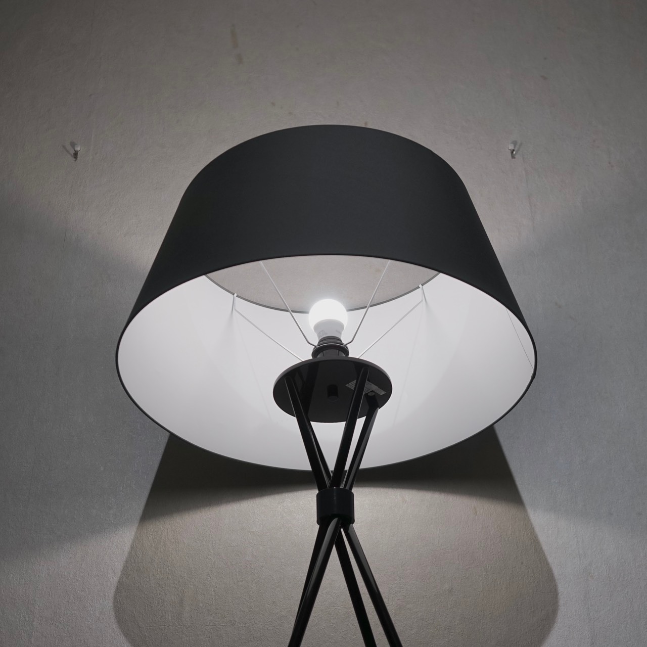 BoConcept ボーコンセプト Main メイン フロアランプ フロアスタンド フロア照明 間接照明 モダン ミニマル ホテルライク