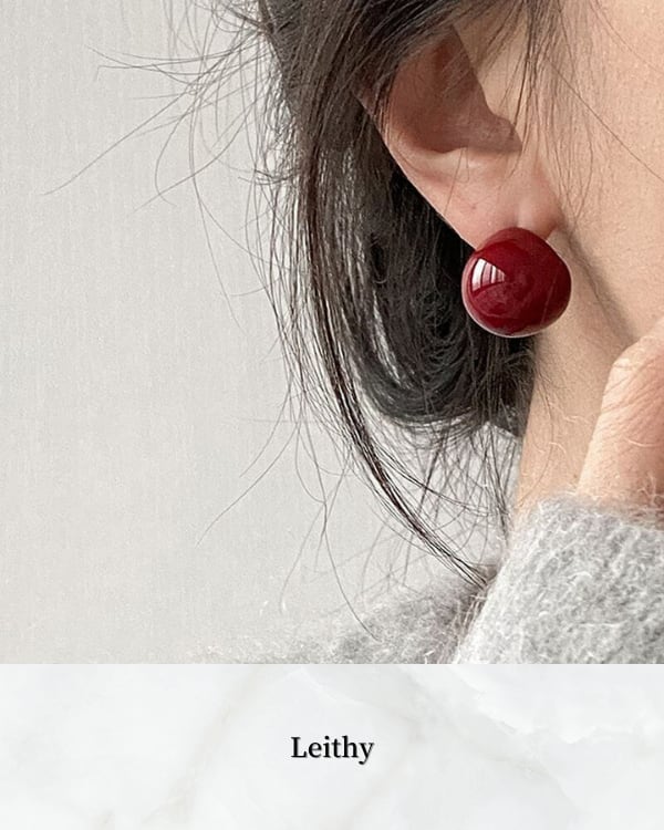 Round ball bordeaux earrings TH2050